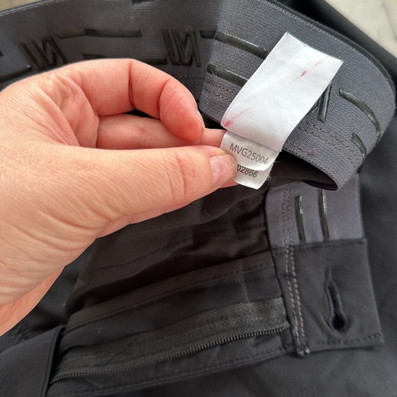 Men's Black VRST Limitless Athletic Fit 5 Pocket Chino Pant Size 36 x 32 - Picture 10 of 10